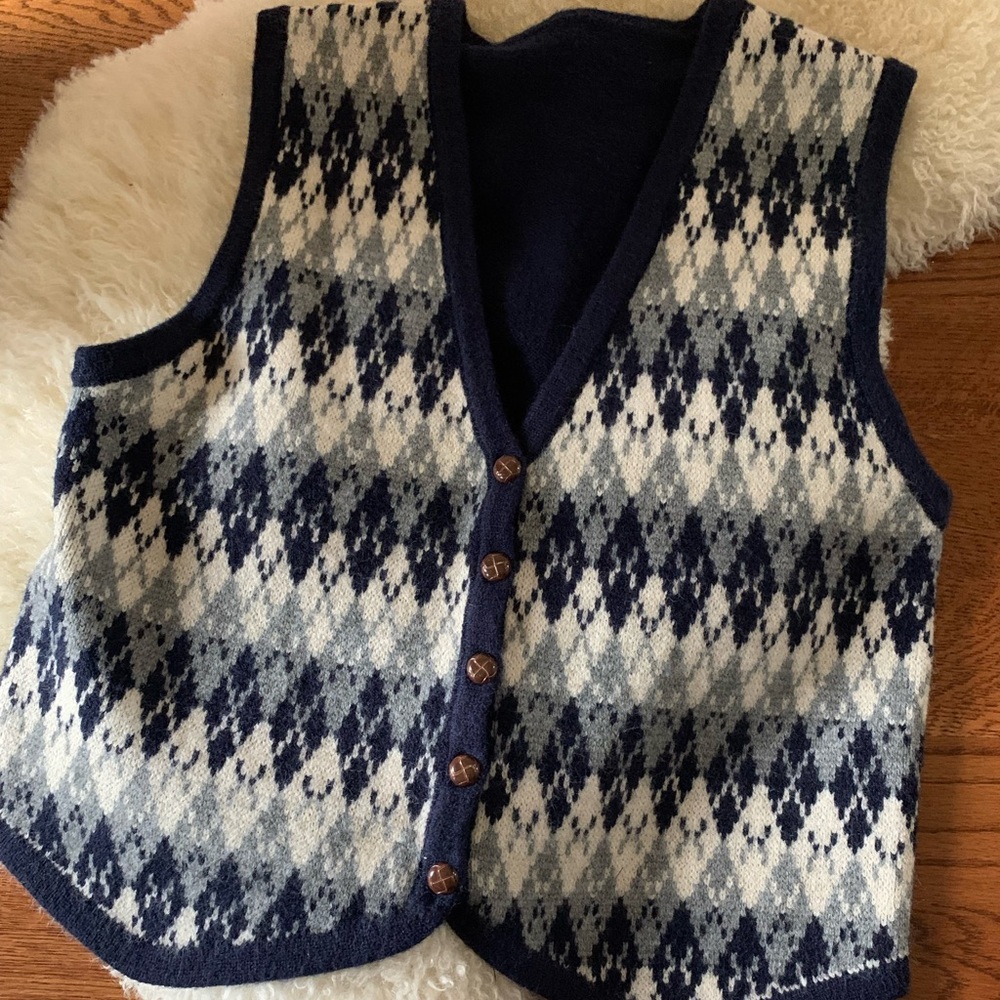 Sweater vest